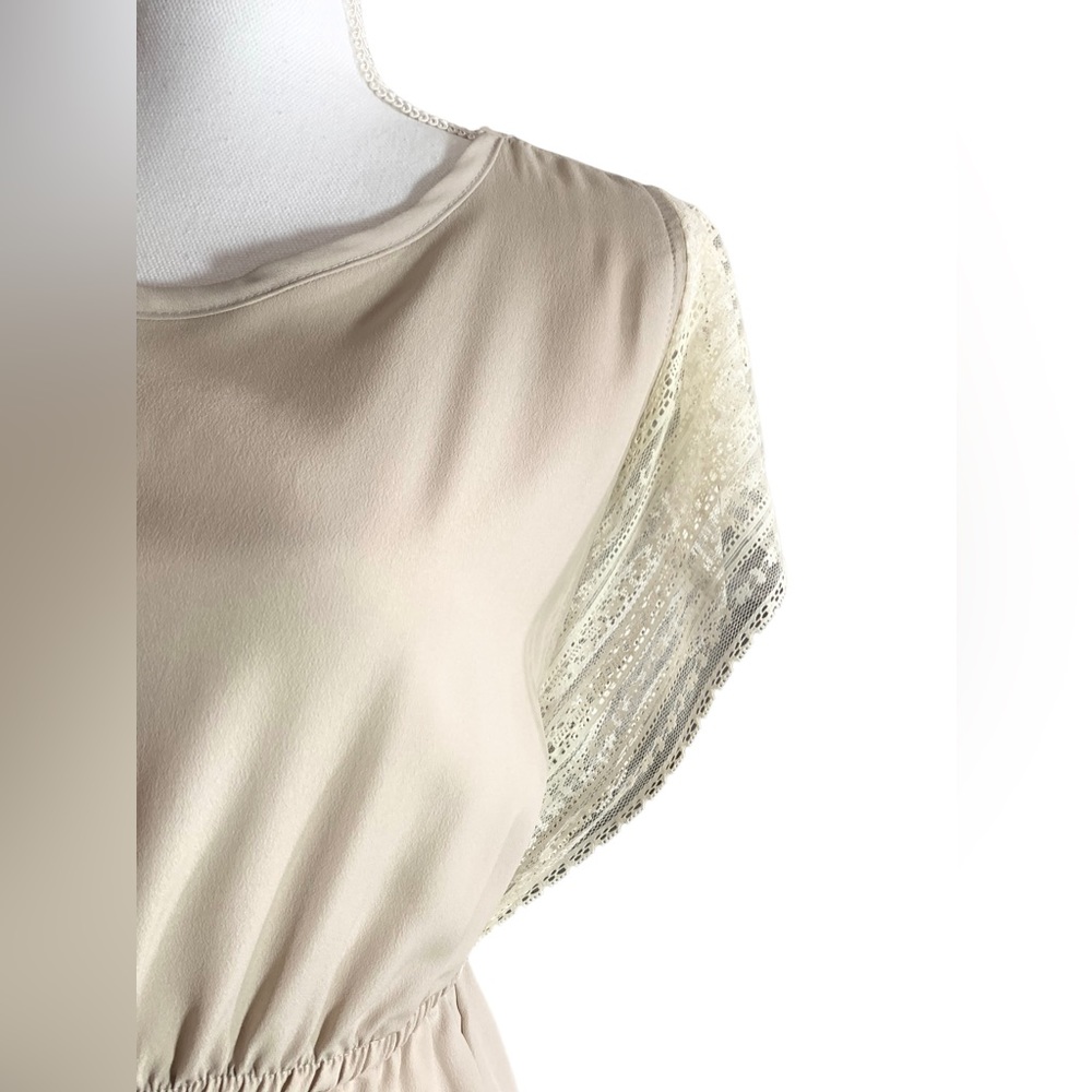 🎉Host Pick🎉 Cream colored dress w/ lace sleeves Size Small - Picture 3 of 5